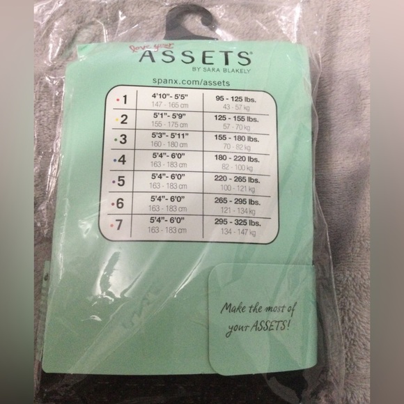 Assets by Spanx Black Textured Wish Bone Shaping Tights - Picture 2 of 3